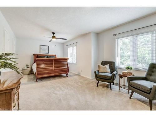 322 Leacock Avenue, Oakville, ON - Indoor Photo Showing Living Room