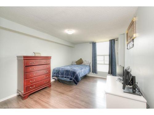 204-15 Kensington Road, Brampton, ON - Indoor Photo Showing Bedroom