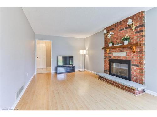 3178 Huxley Drive, Mississauga, ON - Indoor Photo Showing Living Room With Fireplace