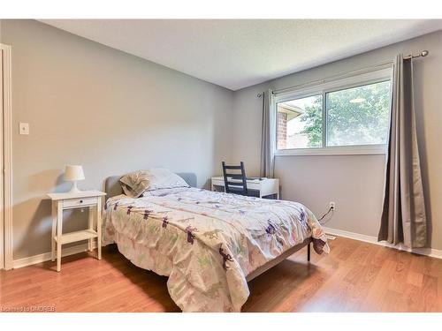 3178 Huxley Drive, Mississauga, ON - Indoor Photo Showing Bedroom