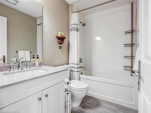 184 Dorval Drive, Oakville, ON - Indoor Photo Showing Bathroom