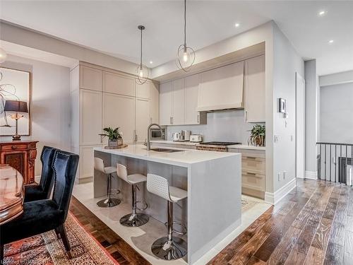 184 Dorval Drive, Oakville, ON - Indoor Photo Showing Kitchen With Upgraded Kitchen