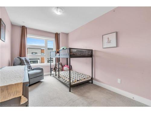 16-60 Arkell Road, Guelph, ON - Indoor Photo Showing Bedroom