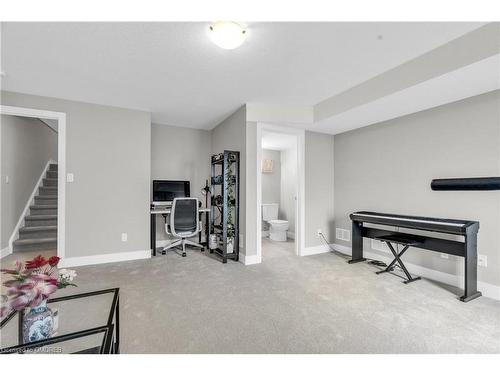 16-60 Arkell Road, Guelph, ON - Indoor Photo Showing Other Room