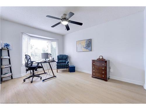 1095 Queens Avenue, Oakville, ON - Indoor Photo Showing Other Room