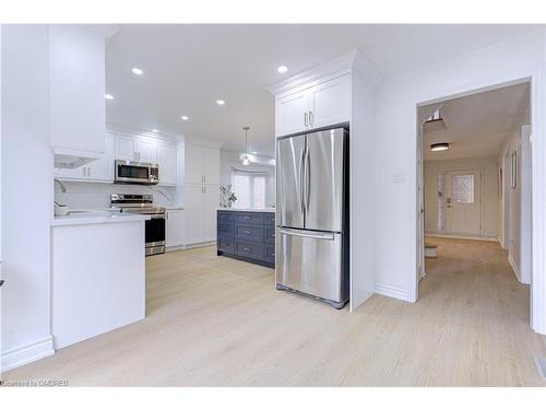 1095 Queens Avenue, Oakville, ON - Indoor Photo Showing Kitchen With Stainless Steel Kitchen