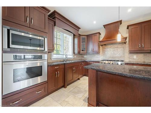 1647 Trotwood Avenue, Mississauga, ON - Indoor Photo Showing Kitchen With Double Sink