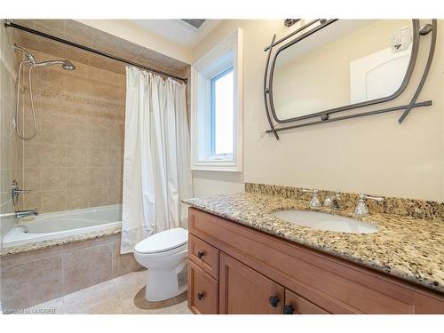 1647 Trotwood Avenue, Mississauga, ON - Indoor Photo Showing Bathroom