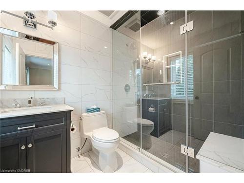 1647 Trotwood Avenue, Mississauga, ON - Indoor Photo Showing Bathroom