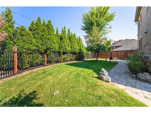 1647 Trotwood Avenue, Mississauga, ON - Outdoor With Backyard