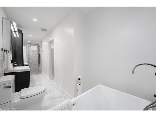 645 Mountain Road, Collingwood, ON - Indoor Photo Showing Bathroom