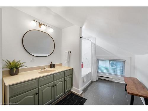 645 Mountain Road, Collingwood, ON - Indoor Photo Showing Bathroom