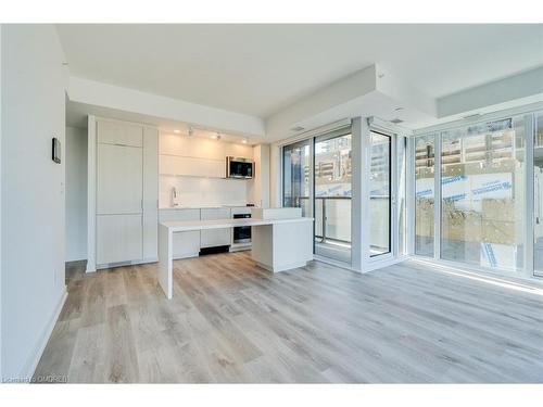 510-370 Martha Street, Burlington, ON - Indoor Photo Showing Kitchen