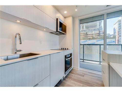 510-370 Martha Street, Burlington, ON - Indoor Photo Showing Kitchen