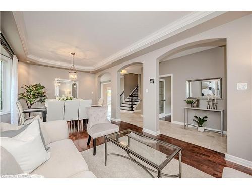 2366 Valleyridge Drive, Oakville, ON - Indoor Photo Showing Living Room