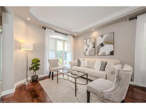 2366 Valleyridge Drive, Oakville, ON - Indoor Photo Showing Living Room