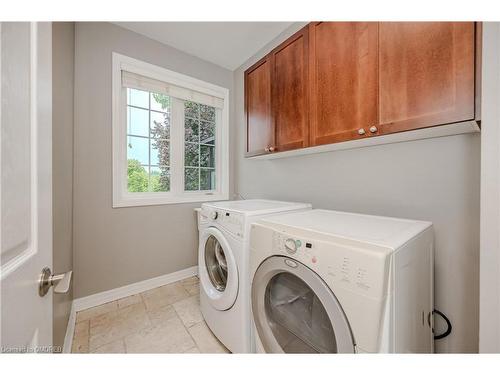 2366 Valleyridge Drive, Oakville, ON - Indoor Photo Showing Laundry Room