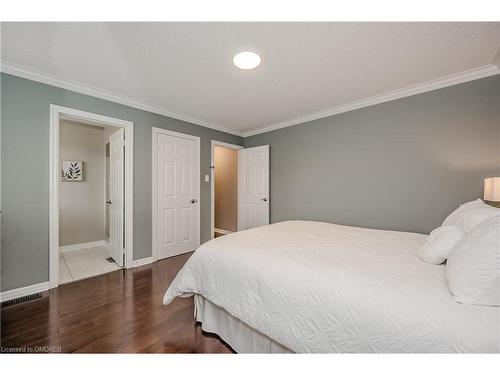 2366 Valleyridge Drive, Oakville, ON - Indoor Photo Showing Bedroom