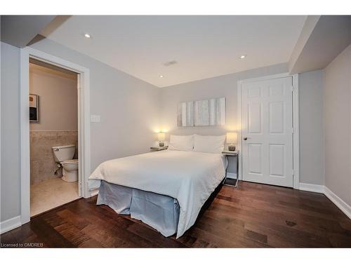 2366 Valleyridge Drive, Oakville, ON - Indoor Photo Showing Bedroom