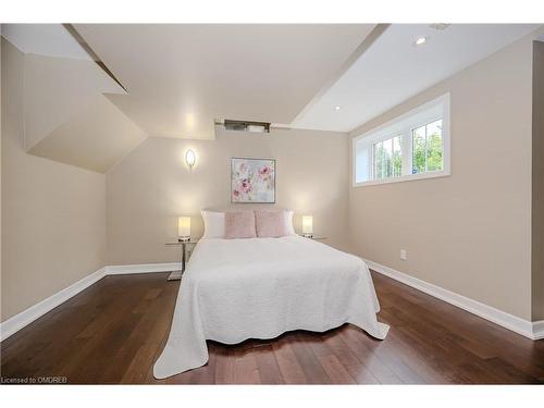 2366 Valleyridge Drive, Oakville, ON - Indoor Photo Showing Bedroom