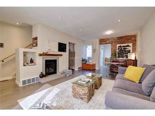 94 Glendale Avenue N, Hamilton, ON - Indoor Photo Showing Living Room With Fireplace