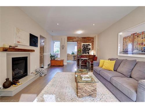 94 Glendale Avenue N, Hamilton, ON - Indoor Photo Showing Living Room With Fireplace