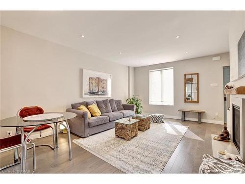 94 Glendale Avenue N, Hamilton, ON - Indoor Photo Showing Living Room With Fireplace