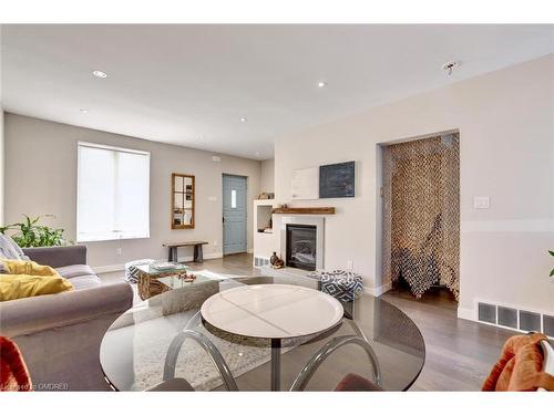 94 Glendale Avenue N, Hamilton, ON - Indoor Photo Showing Living Room With Fireplace