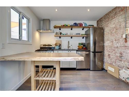 94 Glendale Avenue N, Hamilton, ON - Indoor Photo Showing Kitchen