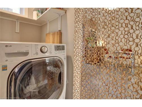 94 Glendale Avenue N, Hamilton, ON - Indoor Photo Showing Laundry Room