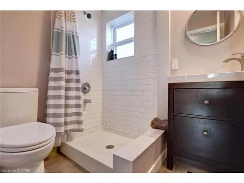 94 Glendale Avenue N, Hamilton, ON - Indoor Photo Showing Bathroom