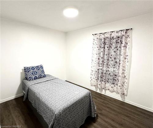 97 Francis Street, Hamilton, ON - Indoor Photo Showing Bedroom