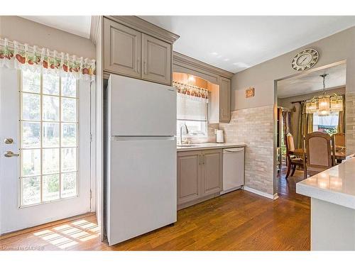 2133 Millway Gate, Mississauga, ON - Indoor Photo Showing Kitchen