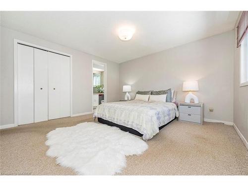 2133 Millway Gate, Mississauga, ON - Indoor Photo Showing Bedroom