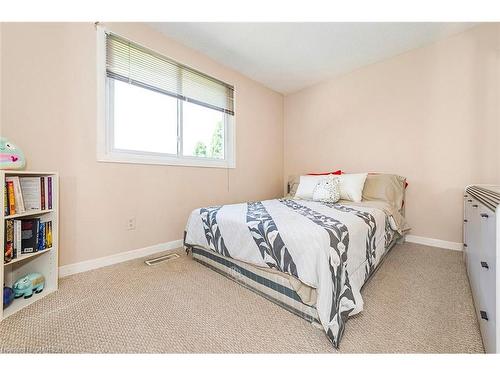 2133 Millway Gate, Mississauga, ON - Indoor Photo Showing Bedroom