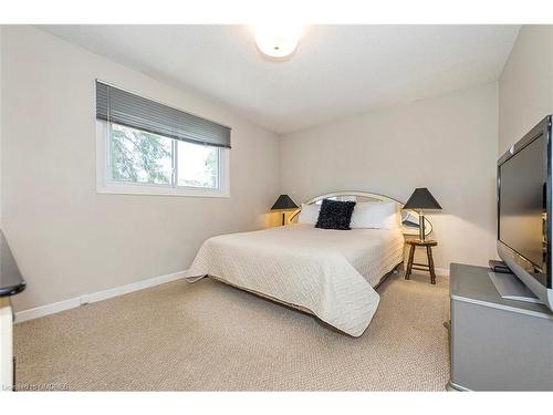 2133 Millway Gate, Mississauga, ON - Indoor Photo Showing Bedroom