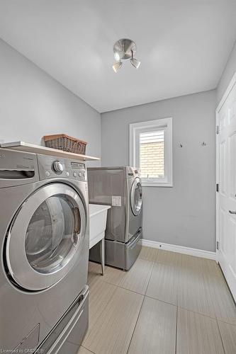 64 Onyx Court, Hamilton, ON - Indoor Photo Showing Laundry Room