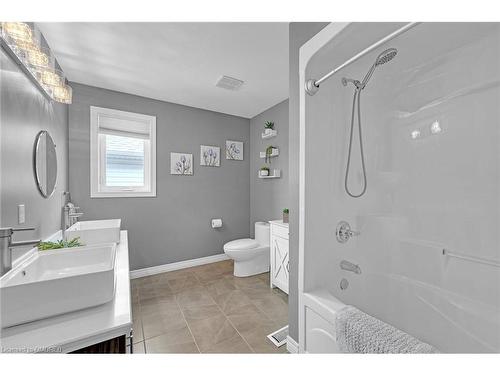 64 Onyx Court, Hamilton, ON - Indoor Photo Showing Bathroom