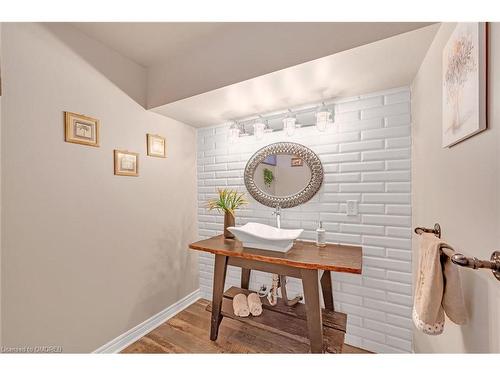 64 Onyx Court, Hamilton, ON - Indoor Photo Showing Bathroom