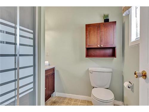 9 Hughes Court, Kawartha Lakes, ON - Indoor Photo Showing Bathroom