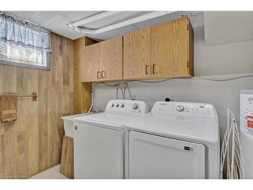 9 Hughes Court, Kawartha Lakes, ON - Indoor Photo Showing Laundry Room