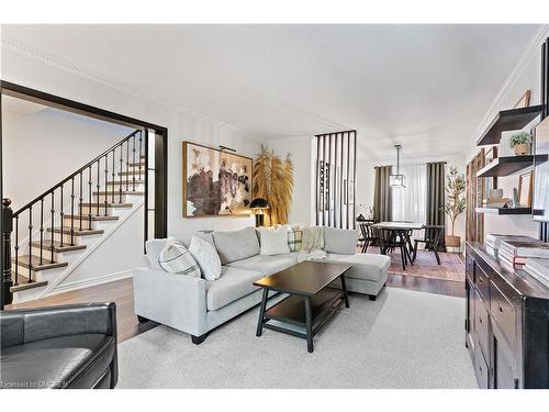 5284 Bromley Road, Burlington, ON - Indoor Photo Showing Living Room