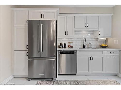 5284 Bromley Road, Burlington, ON - Indoor Photo Showing Kitchen