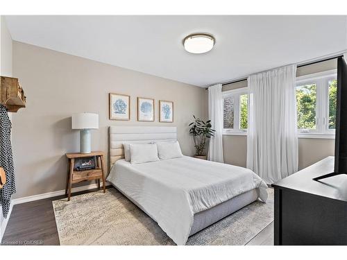 5284 Bromley Road, Burlington, ON - Indoor Photo Showing Bedroom