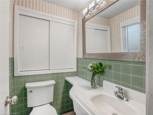 4033 Montcalm Crescent, Niagara Falls, ON - Indoor Photo Showing Bathroom