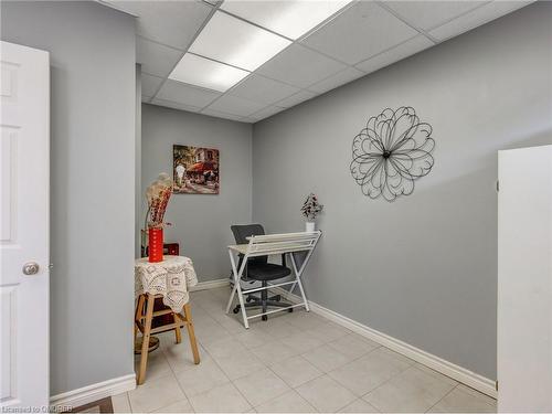 4033 Montcalm Crescent, Niagara Falls, ON - Indoor Photo Showing Other Room