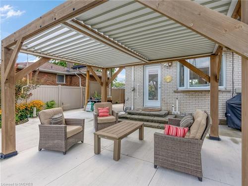 4033 Montcalm Crescent, Niagara Falls, ON - Outdoor With Deck Patio Veranda With Exterior