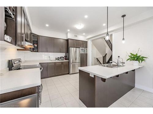 46 Creek Ridge Street, Kitchener, ON - Indoor Photo Showing Kitchen With Double Sink With Upgraded Kitchen