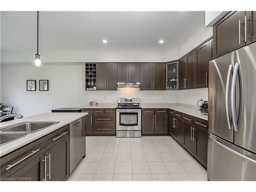 46 Creek Ridge Street, Kitchener, ON - Indoor Photo Showing Kitchen With Double Sink With Upgraded Kitchen