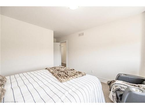 46 Creek Ridge Street, Kitchener, ON - Indoor Photo Showing Bedroom